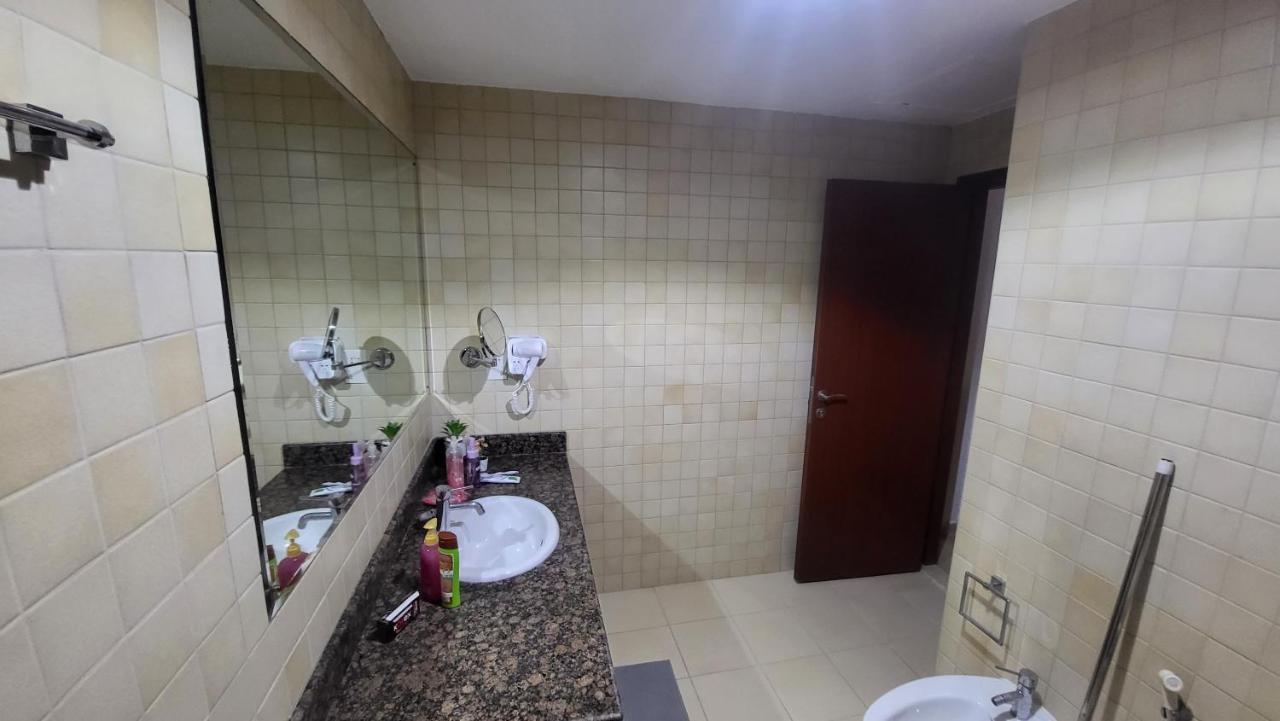 Pirates Bay Hostel Dubai Exterior photo